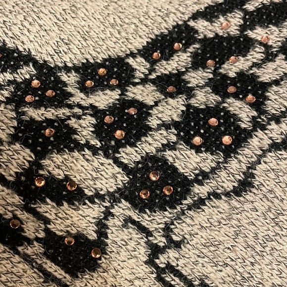 Giraffe sweater Size M - Picture 8 of 8